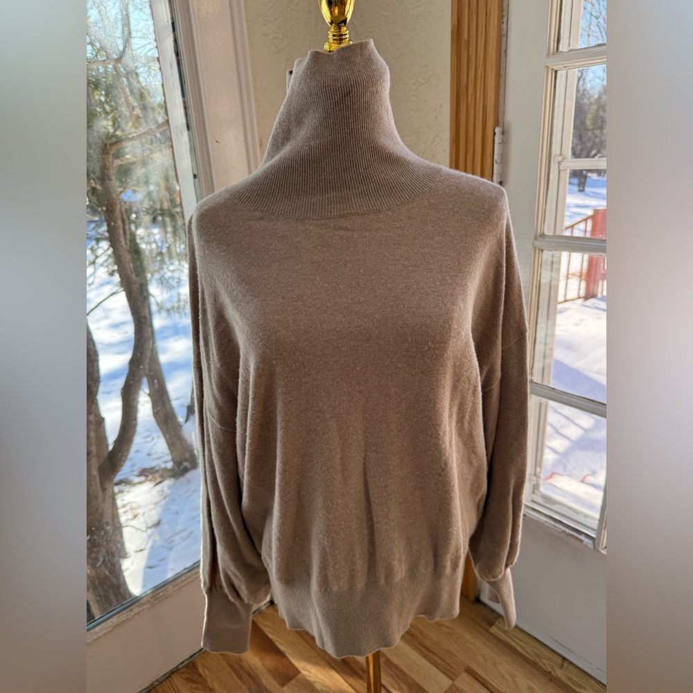 Massimo Dutti cute sweater in excellent condition size M